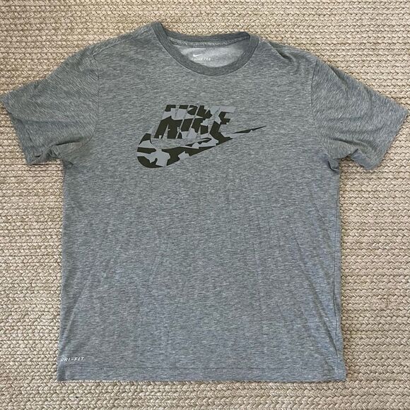 Nike short sleeve tee shirt camouflage men’s size medium 78 - Picture 1 of 4